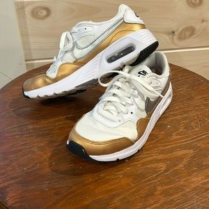 Women’s Nike Air Max. Size 7.5.